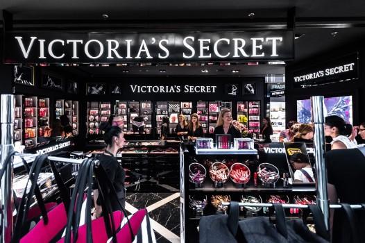 /uploads/posts/011b5526ddcfe9e3e9fa520af923737e1e6f2df3/images/Magazin-Victorias-Secret-Aeroport-Otopeni-6-526x350.jpg