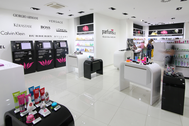 /uploads/posts/060828954cfb6270478fc1233dc09a6b6b41caff/images/Parfums_cz.png