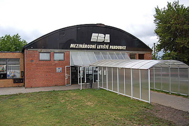 /uploads/posts/080b1fd8a10dbdb97009a505af5ba3a34fae9b79/images/Letiste_Pardubice.png