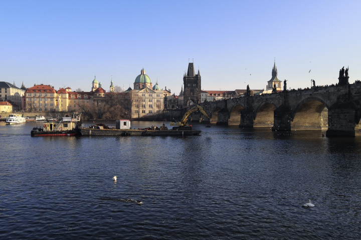 /uploads/posts/11941db7245e873611072590f22793d2cdba12d8/images/PragueCharlesBridge1.png