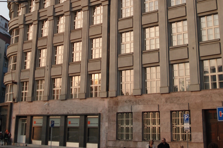 /uploads/posts/14064d01b18a37945f0280faa47e3b1edb49ea27/images/Praha_Skoduv_Palac.png
