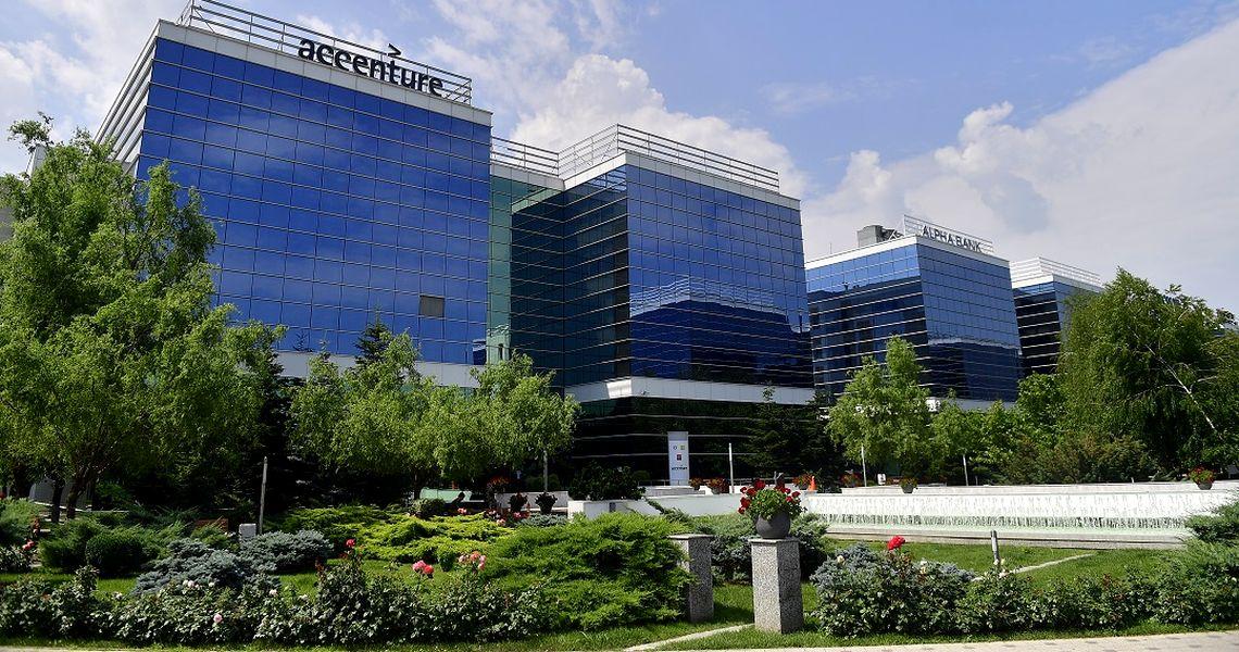 /uploads/posts/1896c7bc8198939b67275c3b58775101bb1f5743/images/CLADIRE_H1_WEST_GATE_ACCENTURE.jpg