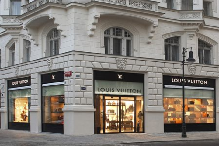 /uploads/posts/1c251b03df9e5e24d8c2b13d4f3aaab7d9a2e096/images/Parizska_LV_shop_02.png