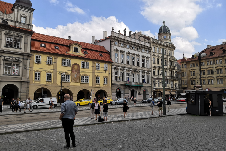 /uploads/posts/2747662ea35f640493474aa36652bb1d2c55027b/images/Pragueretail.png
