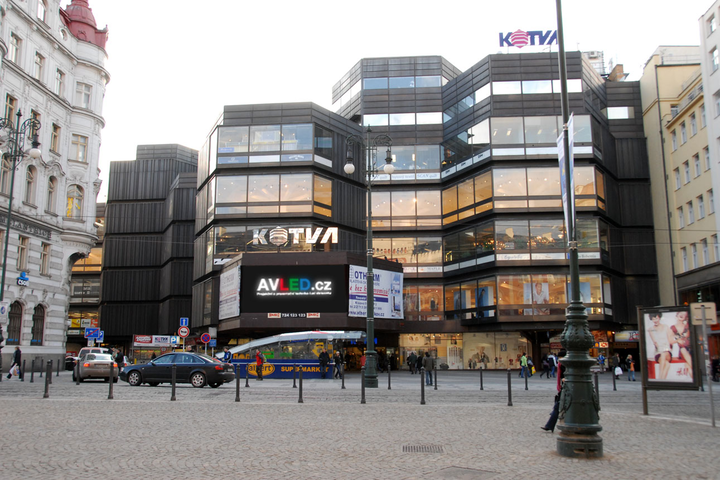 /uploads/posts/290cbb72a52bf8e9c78d47954e63d45d2391a2b5/images/Kotva_dept_store.png