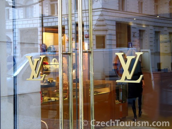 /uploads/posts/4972fbb62c14d7ab8a844ada6f5b29eeba514c76/images/Louis_Vuitton.png