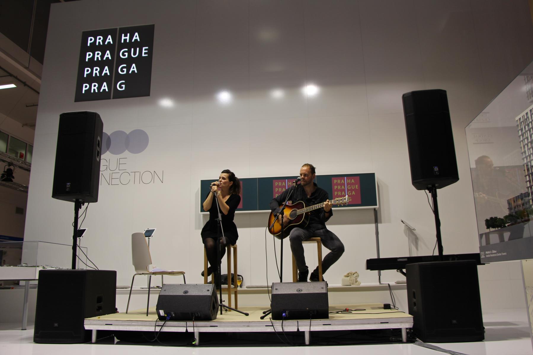 /uploads/posts/7cdaea66281ec74f0e3d105813f3eb28cf39b140/images/Foto_koncert_MJandova_Praha_02.JPG