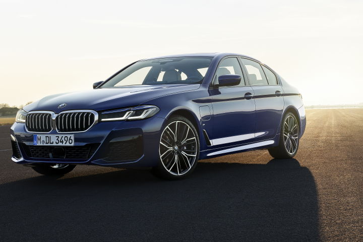 /uploads/posts/8449865cbb23b0abfcf98b72985e7e79b0df15a6/images/BMW5_02.png