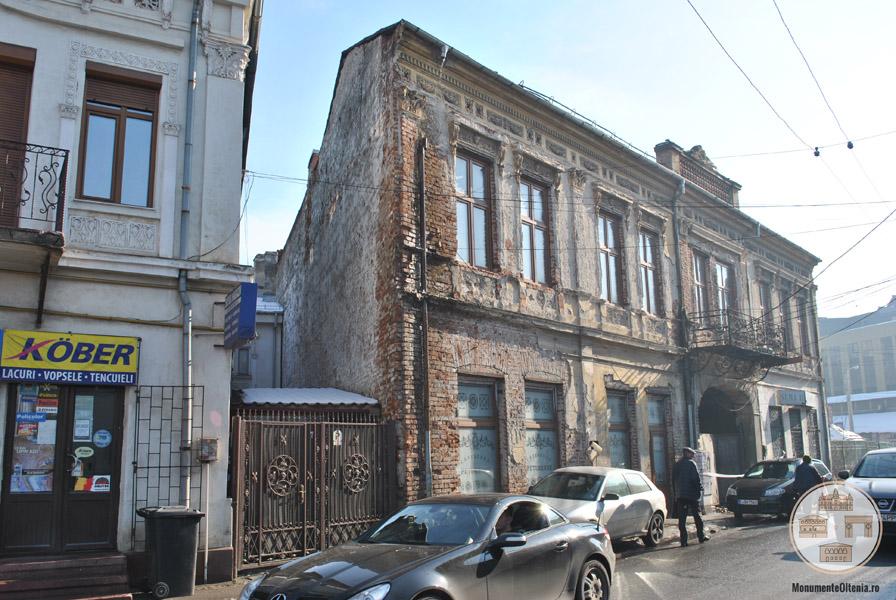 /uploads/posts/88f13ad25e1c7f59e939f46b607fa602a1e0777d/images/Hanul-Putureanu-Craiova-fatada-str-Matei-Basarab.jpg