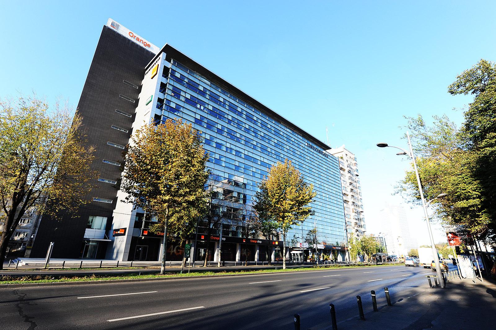 /uploads/posts/8b59a8691de6175afd413ec44cb96dee2a58ec06/images/csm_Bukarest-Büro-Europehouse-Aussen-Tag-0_6aa0d76fd0.jpg