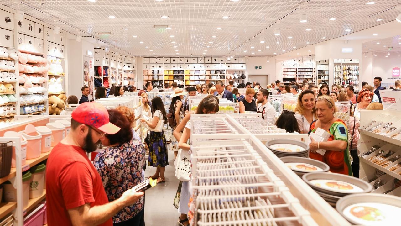 /uploads/posts/92e40b82e78970508bfc6171317f77a0df6dd125/images/lansare_miniso_5_21753000.jpeg