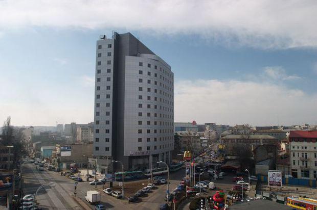 /uploads/posts/9f0bdb55837b789c31a46dcb06303b77967febe8/images/one-victoriei-center-2-002.jpg