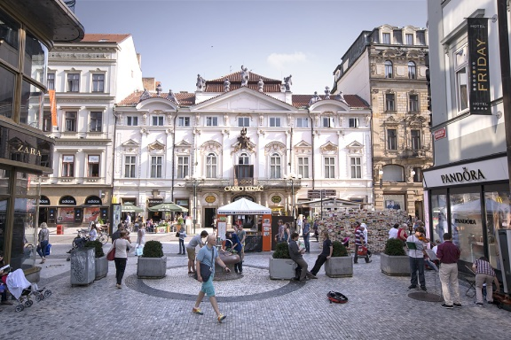 /uploads/posts/b0e59ae84e8f006d7621481f7a39373c0654c071/images/15-08-04_Savarin_facade1.png