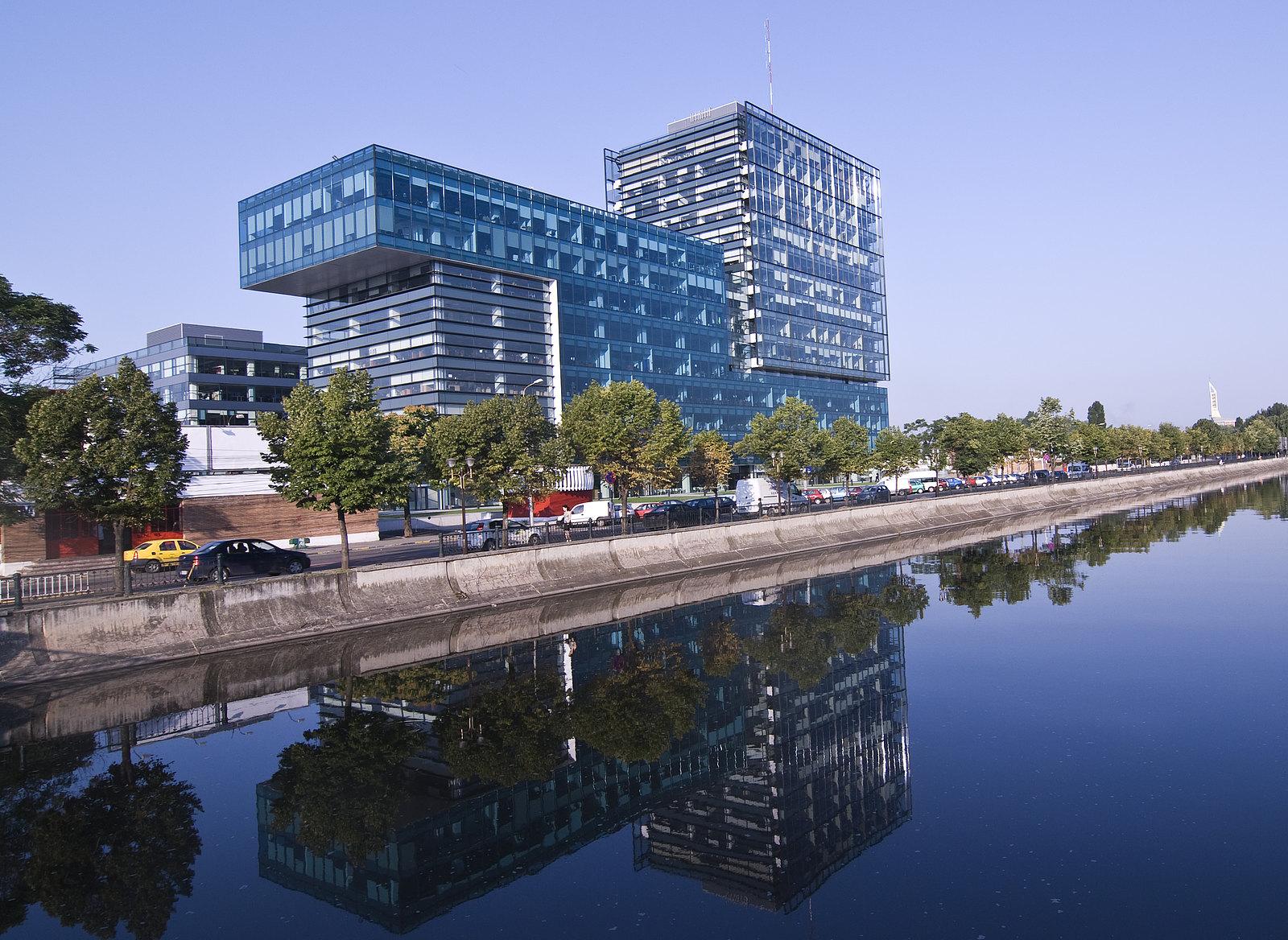/uploads/posts/ca57465716ee4927a3c4df8124250f32c531d8c1/images/csm_Bukarest-Riverplace-Aussen-Tag-1_1f8d559d31.jpg